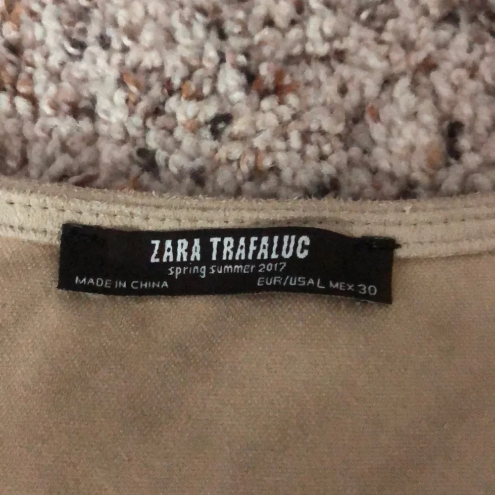 Zara Cream Ruffled Crop Tank Top - Picture 3 of 4